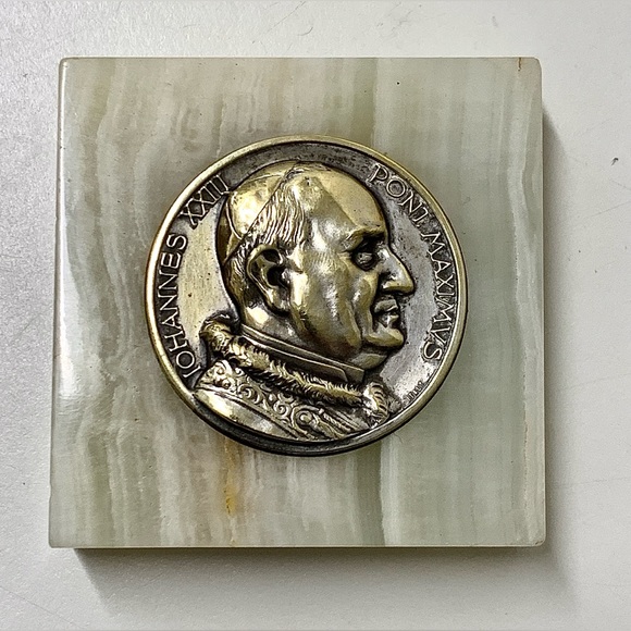 Mid Century Vtg Pope Johannes XXIII Pont. Maximus Marble Mounted Medallion - Picture 10 of 16